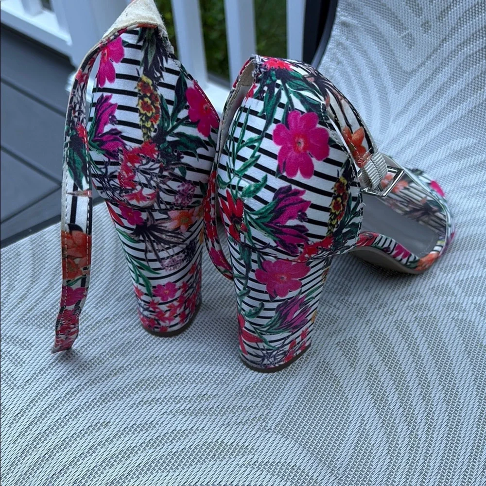 Worthington Pink, Red and Green Heels - Picture 3 of 8